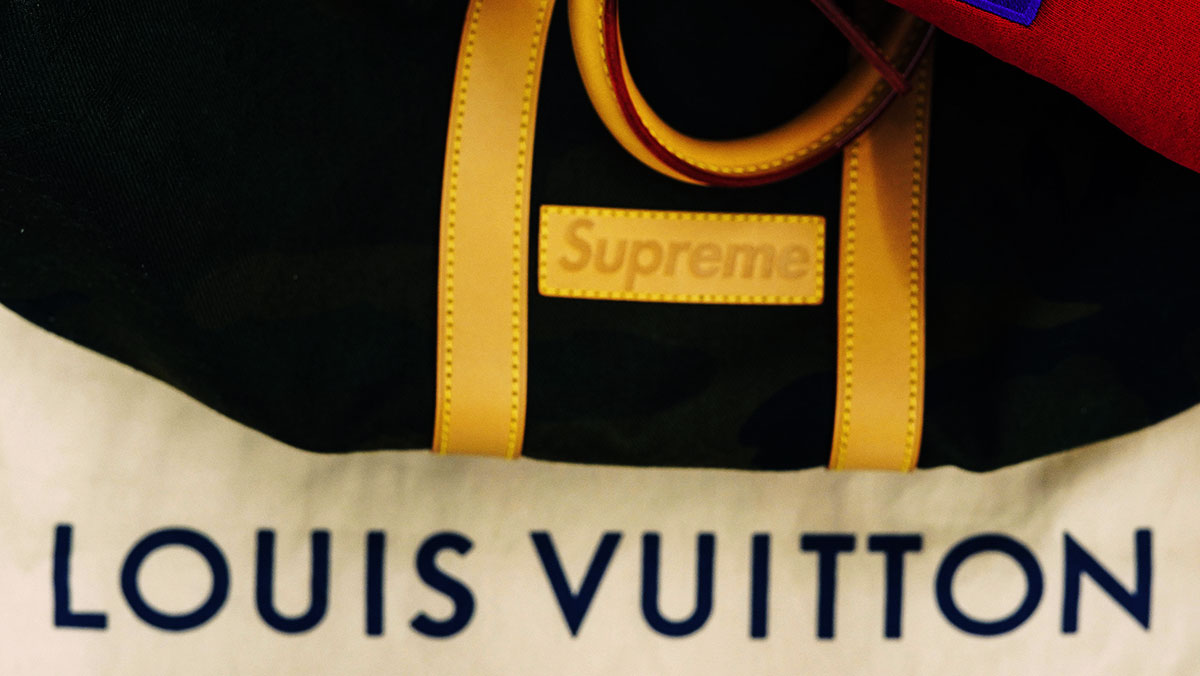 Louis Vuitton x Supreme Keepall Bandouliere Monogram Camo